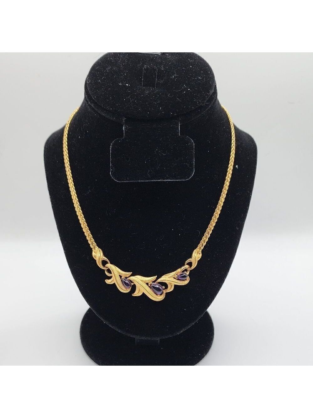 Vintage Signed Trifari Amethyst Purple Cabochon Leaf GoldTone Necklace